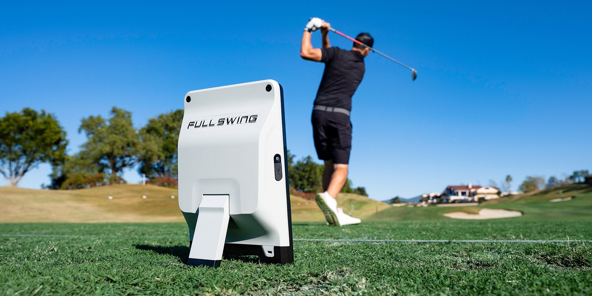Virtual Driving Range on Full Swing KIT: See 3D Trajectories &amp; Detailed Club Data for Enhanced Practice Feedback